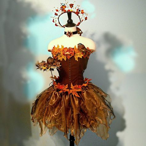 Autumn fairy costume Tree Sprite, Mannequin Ideas, Fairy Oc, Woodland Fairy Costume, Fall Costume, Mother Nature Costume, Adult Fairy Costume, Faerie Costume, Fairy Costume Diy