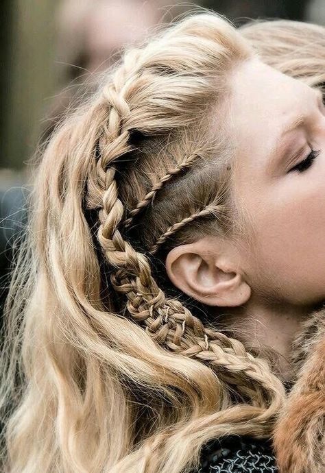 Viking Hair Styles, Lagertha Hair, Viking Hairstyles, Faux Hawk Hairstyles, Viking Braids, Hairstyles Aesthetic, Katheryn Winnick, Viking Hair, Super Hair