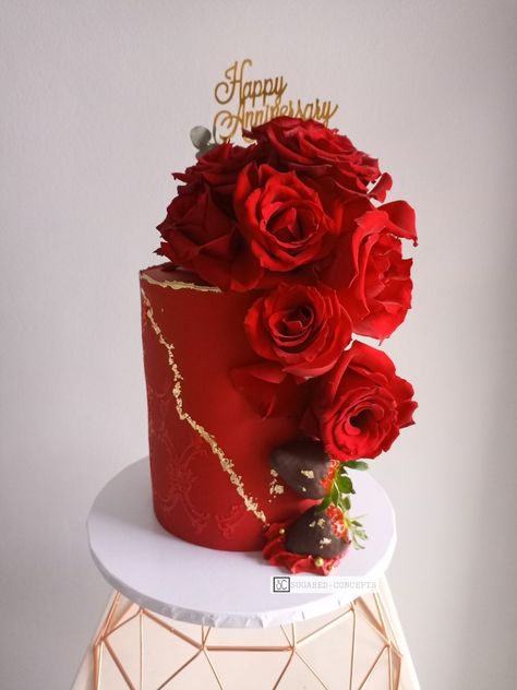 40th anniversary cake, ruby red. Red Cake Wedding, Red Anniversary Cake, Red Fondant Cake, Ruby Anniversary Cake, Ruby Wedding Anniversary Cake, 40th Anniversary Cake, 40th Anniversary Ideas, Ruby Jubilee, Ruby Cake