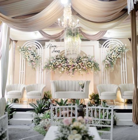 2022 Jun 5Pin by Aung Min on Decor elegant in 2022Dekorasi pernikahanDekorasi pernikahan buatan sendiriTempat pernikahan Dekor Pelaminan Simple, Decor Wedding Simple, Tenda Nikahan, Dekor Pernikahan Simple, Dekorasi Wedding Simple, Dekorasi Wedding Indoor, Dekor Pelaminan Modern, Decorasi Wedding, Emerald Wedding Decor