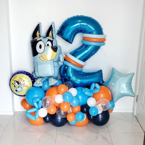 Bluey Birthday Party Balloon Arch, Bluey Balloon Arch Boy, Bluey Balloon Bouquets, Bluey Birthday Balloons, Bluey Balloon Garland Ideas, Fiesta Bluey, Bluey Party, 2nd Birthday Boys, Boy Birthday Party Themes