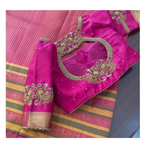 Apr Vastrakala on Instagram: “Simple yet appealing designs look way better than we give them credit for. With the right fit, your look will be applauded by everybody…” Apr Vastrakala, Light Green Saree, Model Blouse Designs, Model Blouse, Latest Model Blouse Designs, Aari Blouse, New Blouse Designs, Stylish Blouse Design, Green Saree