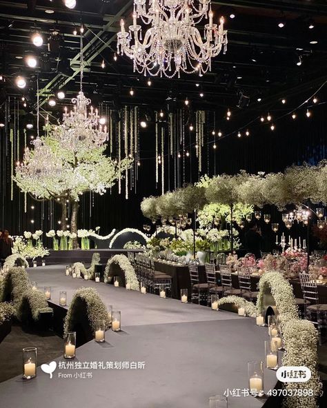 Korean Wedding Decorations Indoor, Korean Wedding Decorations, Wedding Ballroom Decor, Glamour Wedding Decor, Wedding Decorations Indoor, Indoor Wedding Decorations, Wedding Ballroom, Cocktail Party Decor, Wedding Isles