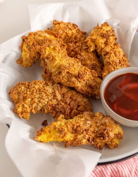 This step-by-step guide for how to make homemade chicken strips in the air fryer yields perfectly crunchy and crispy chicken strips, without the mess and mayhem of traditional frying methods! #airfryerrecipes #airfryer #chickenstrips Homemade Chicken Strips, Chicken Breast Instant Pot, Sauteed Chicken Breast, Chicken Strip Recipes, Fried Chicken Strips, Braised Chicken Breast, Chicken Recipe Air Fryer, Recipe Art, Recipe Air Fryer