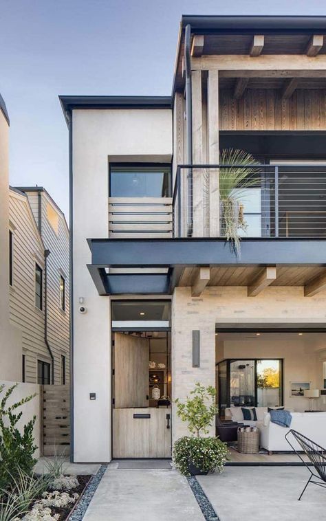 Fabulous Beach House With Zen Inspired Interiors In Corona Del Mar Zen House Design, Modern Zen House, Zen House, Beach House Exterior, House Design Exterior, Townhouse Designs, Steel Beams, Modern Beach House, Modern Elements