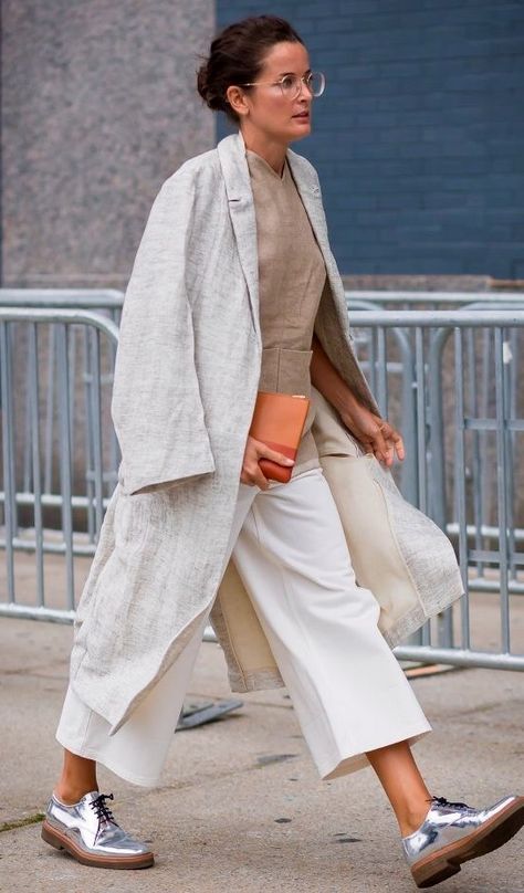 PFW SS 17 Roucha Pants, Lucy Chadwick, Cardigan Blazer, Street Style 2016, Mode Casual, Looks Street Style, Business Outfit, Casual Work Outfits, Fashion Tips For Women