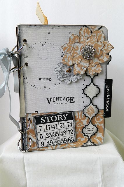 Teresa Collins Vintage Finds Mini Album Scrapbook Photos, Paper Bag Album, Altered Book Journal, Mini Album Ideas, Mini Scrapbooks, Mini Album Scrap, Teresa Collins, Mini Albums Scrap, Mini Album Tutorial