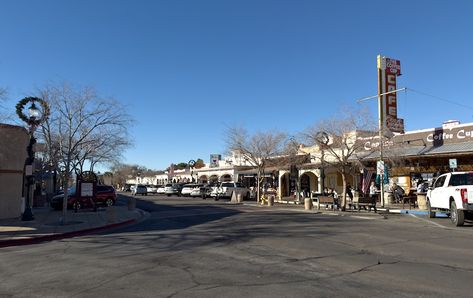 Exploring the charming town of Boulder City, Nevada: A guide to its history, outdoor adventures, and downtown attractions - Mike's Road Trip