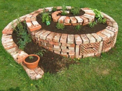 Ideas Para Decorar Jardines, Herb Spiral, Spiral Garden, Backyard Garden Layout, Small Vegetable Gardens, Backyard Vegetable Gardens, Small Backyard Gardens, Landscape Designs, Have Inspiration