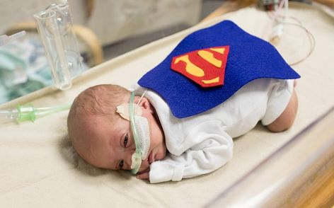 Some of the tiniest babies in the U.S. at a Kansas City hospital. Baby Superhero Costume, Baby Superhero, Baby Kostüm, Preemie Babies, Scary Mommy, Premature Baby, Happy Tree, Baby Center