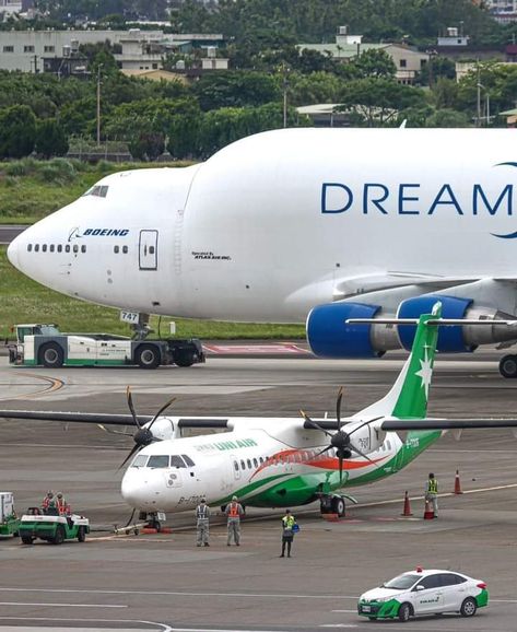 Boeing Dreamlifter, Boeing 747