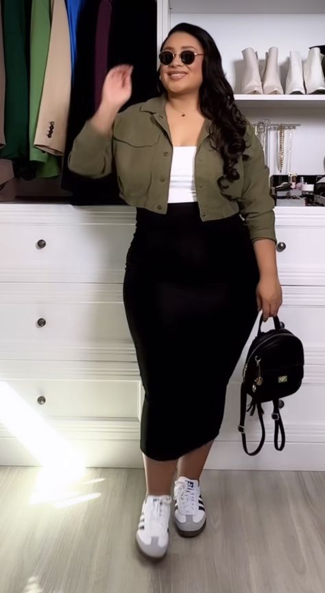 Plus Size Casual Dinner Outfit, Middle Aged Woman Outfit, Big Belly Outfits Plus Size Casual, Outfits For Triangle Shaped Women, Plus Casual Outfits, Sneakers For Women Outfit, Plus Size Midi Skirt Outfit, Plus Size Dinner Outfit, Casual Outfits For Curvy Women