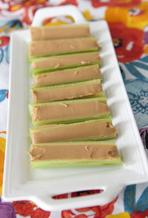 Celery And Peanut Butter, Lo Carb Snacks, Celery Snacks, Low Glycemic Index Foods, Peanut Butter Snacks, Vegan Party Food, Healthy Lunch Snacks, Vegan Cookbook, Lower Blood Sugar