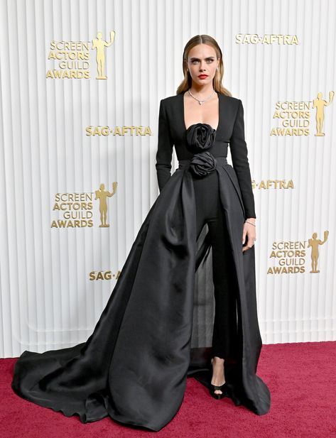 Sag Awards 2023, Pink Valentino, Valentino Gowns, Miranda Priestly, Valentino Dress, Sag Awards, فستان سهرة, Cara Delevingne, Fashion Story