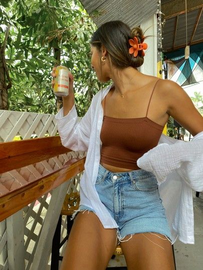 Hawaii Outfits Aesthetic, Denim Shorts Outfit Summer Casual, Costa Rica Style, Costa Rica Fashion, Lake Outfit Summer, Button Up Fashion, Hard Kombucha, Denim Shorts Outfit Summer, Crop Top Outfits Summer