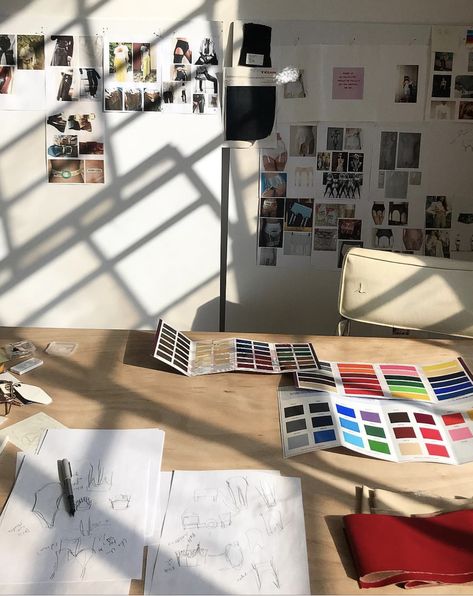 Fashion Dream Job, Fashion Jobs, Deco Studio, Design Jobs, Study Style, Student Fashion, Fashion Studio, School Fashion, Creative Space