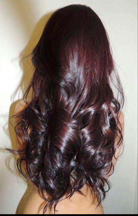 Filmy Vintage, Wine Hair, Red Hair Inspo, Cherry Hair, Wavy Curls, Dark Red Hair, Red Highlights, Hair Stylies, Burgundy Hair