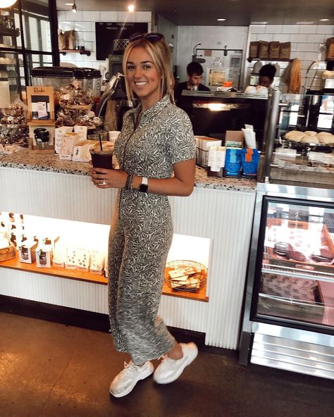 Sadie Robertson Hair, Sadie Robertson Outfits, Sadie Robertson Dresses, Modest Spring Outfits, Outfits Church, 2024 Wardrobe, Sadie Robertson, Church Fits, Whisper In Your Ear