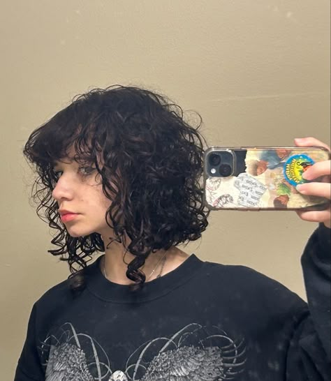 Cute Short Haircuts Nonbinary, Curly Neck Length Hair, Curly Tomboyish Sidetails, Black Dyed Curly Hair, Haircut Inspo Curly Hair, Tomboy Sidetails Curly, Nonbinary Curly Hair, Jellyfish Curly Hair, Tomboyish Side Tails Curly