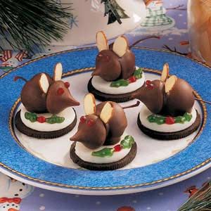 Christmas Mice Cookies Recipe, Mice Cookies, Mouse Recipes, Christmas Mice, Cookies Decorated, Christmas Mouse, Christmas Cooking, Christmas Goodies, Cookies Recipe