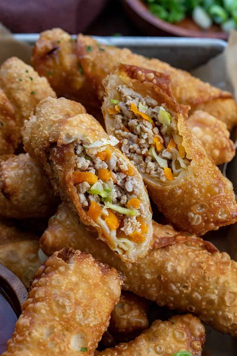 Chinese Egg Rolls, Egg Roll Filling, Homemade Egg Rolls, Restaurant Appetizers, Pork Egg Rolls, Popular Appetizers, Chinese Restaurants, Egg Roll Wrappers, Egg Roll Recipes