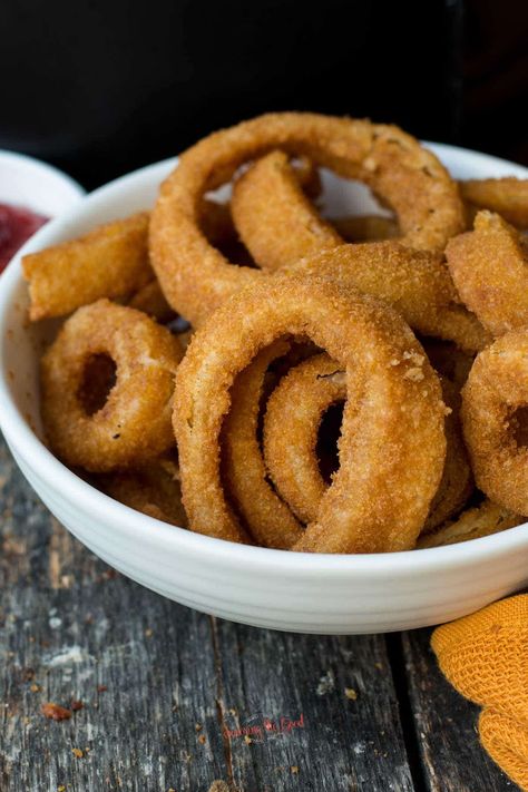 Onion Rings In Air Fryer, Onion Rings Air Fryer, Air Fryer Onion Rings, Frozen Onion Rings, Fast Food Places, Indulgent Food, Egg Roll Recipes, Brown Sauce, Crispy Onions