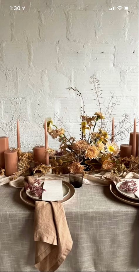 Apartment Thanksgiving, Thanksgiving Decorations For Kids, Thanksgiving Decor Outdoor, Outdoor Thanksgiving Decorations, Setting Thanksgiving Table, Thanksgiving Decorations Ideas, Couples Thanksgiving, Thanksgiving Dinner Table Setting, Thanksgiving Decorations Outdoor