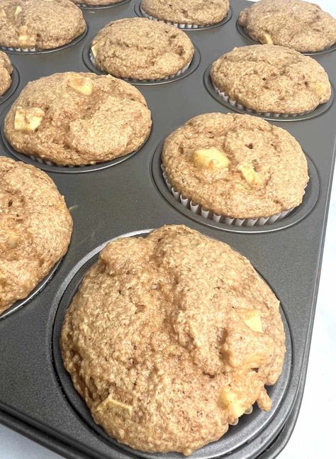 Easy three ingredient apple spice muffins. Three pantry ingredients and about 30 minutes for delicious apple muffins. Delicious as breakfast, snack or a quick and easy dessert! Spice Cake Muffins, 2 Ingredient Pumpkin Muffins, Applesauce Spice Cake, Apple Spice Muffins, Easy Apple Cake, Apple Spice Cake, Weight Watchers Recipes Desserts, Chocolate Banana Muffins, Cake Muffins