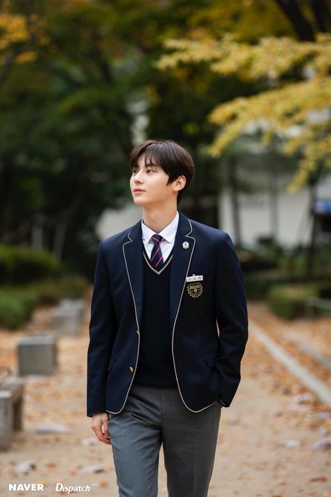 🦊💕 on Twitter: "AHHHH… " Korean Uniform School, Korean School Outfits, School Picture Outfits, Outfits Highschool, Boys School Outfits, College Uniform, School Outfits Highschool, Outfit Korean Style, School Uniform Fashion