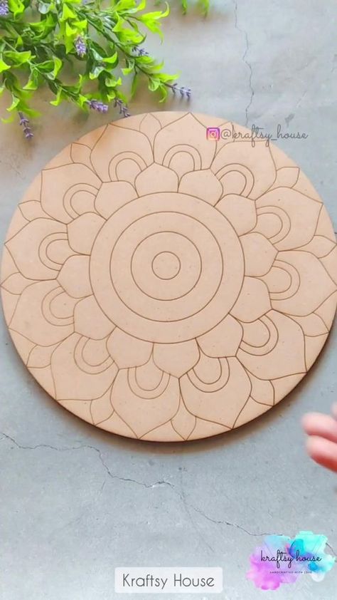 Art Decoration Ideas, Mirror Canvas Art, Painted Mirror Art, Art Room Decoration, Mosaic Art Diy, Painted Mirror, Art Mirror, Waste Material, Using Chalk Paint