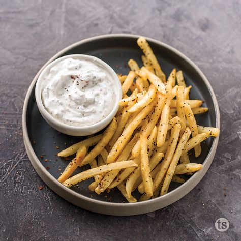 Fries are fabulous with super seasoning! Seasoned Pepper is the secret to these fries and peppery onion seasoned sour cream for dipping. Sour Cream Fries, Seasoned Sour Cream, Easy Burger Recipe, Tastefully Simple Recipes, Chicken Taco Seasoning, Chicken Wild Rice Soup, Chicken And Wild Rice, Tastefully Simple, Bbq Beef