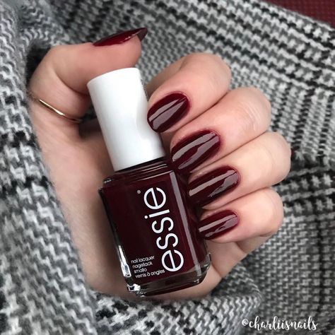 Dark Red Essie Nail Polish, Essie Nail Polish Dark Colors, Essie Dark Brown Nail Polish, Winter Nail Polish 2023, Bordeaux Essie Nail Polish, Dark Red Brown Nail Polish, Essie Nail Polish Bordeaux Red Wines, Essie Red Shades, Essie Home By 8