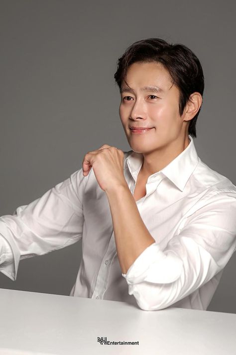 Lee Byung Hun Wallpaper, Lee Byung Hun 2024, Lee Byung Hun Squid Game, Byung Hun Lee, Ricky Zb1, Lee Byung Hun, Coffee Scrub, Squid Game, Ryan Gosling