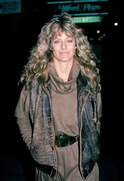 25 Amazing Photographs of a Young and Beautiful Farrah Fawcett in the 1970s25 Amazing Photographs of a Young and Beautiful Farrah Fawcett in the 1970s 80s Hair Tutorial, Farrah Fawcett 70s, Farrah Fawcett Hair, Farah Fawcett Hair, Fawcett Hair, Jaclyn Smith Charlie's Angels, Farah Fawcett, Farrah Fawcet, 1980s Fashion Trends