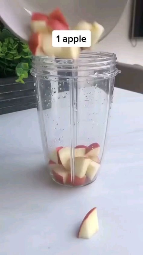 https://www.instagram.com/reel/CW9YxI3F4OZ/?utm_medium=share_sheet Apple Oats, Oats Smoothie, Apple Smoothie Recipes, Easy Breakfast Smoothies, Carrot Smoothie, Healthy Juicer Recipes, Fruit Smoothie Recipes Healthy, Easy Healthy Smoothies, Oat Smoothie