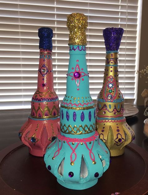 Diy Genie Bottle, Aladdin Props Diy, Aladdin Props, Moroccan Theme Party, Princess Jasmine Party, Arabian Party, Jasmine Birthday Party, Bottles Craft, Aladdin Birthday Party