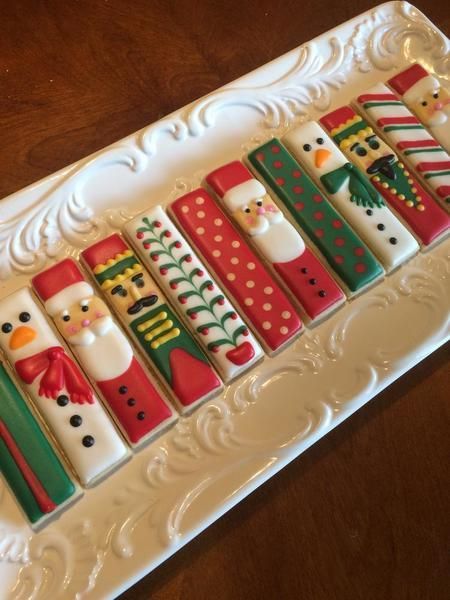 Cookie Sticks, Dipped Cookies, Winter Cookie, Sugar Cookie Designs, Royal Icing Decorations, Pretty Cookies, Xmas Cookies, Fancy Cookies, Creative Cookies