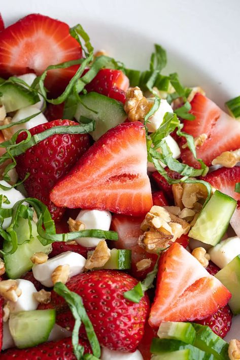 Basil Side Dish Recipes, Strawberry And Basil Recipes, Strawberry Mozzarella Salad, Salads With Fresh Basil, Strawberry Basil Recipes, Strawberry Basil Salad, Salads With Basil, Stawberry Salad, Recipes With Fresh Basil