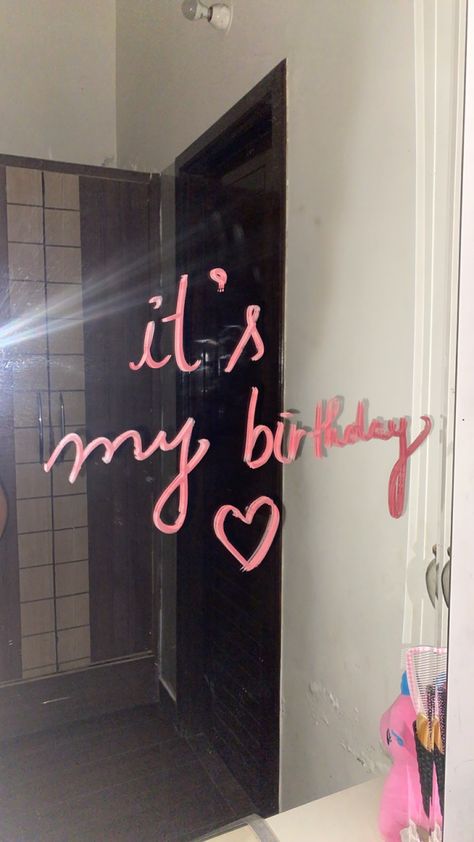 Happy Birthday Mirror Ideas, Happy Birthday Pics Aesthetic, Happy Birthday Mirror Message, Table Decorations For Birthday At Home, Its My Bday Instagram Story, Birthday Asthetics Photos, Birthday Mirror Pics, 24th Birthday Theme Party Ideas, Its My Birthday Instagram Story