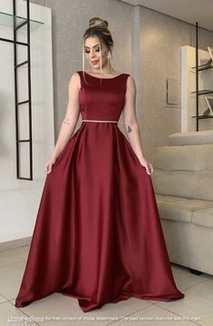 Party Wear Evening Gowns, Gown Dress Party Wear, Chic Evening Dress, Gown Party Wear, Long Gown Design, Dinner Dress Classy, Fancy Dress Design, Bateau Neckline, Formal Gown