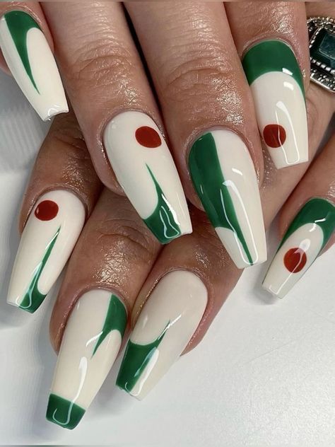 Graphic Acrylic Nails, Graphic Nails, Cocktail Nails, Martini Nails, Nail Design Glitter, Graphic Shapes, Edgy Nails, Minimal Nails, Instagram Graphic