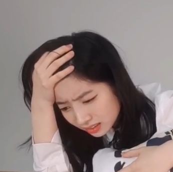 Kpop Idol Memeable Face, Kpop Idol Funny Face, Dahyun Funny Face, Twice Memes Face, Dahyun Face, Dahyun Funny, Kpop Meme Face, Ruby Jane Kim, Jennie Ruby Jane