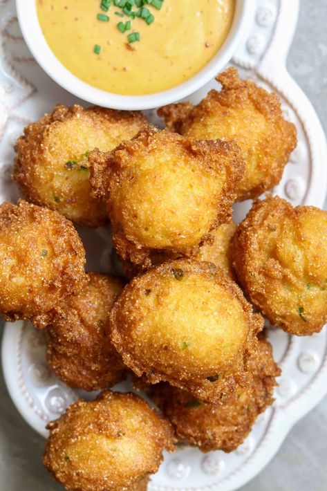 Sweet Potato Hush Puppies Recipe, Sweet Potato Hush Puppies, Hush Puppies Recipe Southern, Hush Puppies Recipe Easy, Hushpuppy Recipes, Best Hush Puppies, Southern Hush Puppies Recipe, Jalapeno Hush Puppies, Baked Hush Puppies