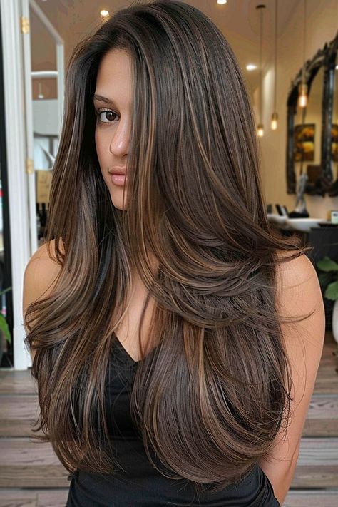 Haircuts With Long Layers, Straight Hair Haircuts, Hairstyle For Long Hair, Haircuts For Long Hair With Layers, Y2k Hairstyles, Brown Hair Inspo, Hair Color Caramel, Straight Hair Cuts, Brunette Hair With Highlights