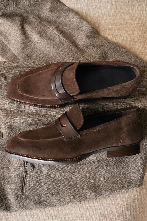 👞 Effortless Style, Redefined. 👞 These Brown Suede Penny Loafers blend comfort and sophistication, perfect for formal and casual winter occasions. ✨ Luxurious suede. ✨ Timeless design. ✨ Class and elegance redefined. ✨ ➡️ Shop now and elevate your winter wardrobe. #hollomen #pennyloafers #suedeshoes #mensshoes #brownshoes #menstyle #winterfashion #classicelegance #loafers Smart Casual Wear, Loafers For Men, Premium Coffee, Coffee Color, Loafer Sneakers, Modern Gentleman, Coffee Colour, Tailored Pants, Footwear Collection