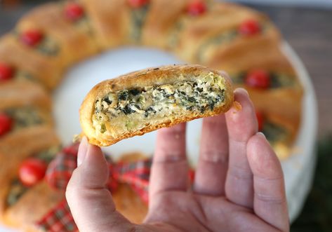 Recipe For Spinach Dip, Spinach Dip Christmas Tree, Crescent Roll Wreath, Christmas Tree Breadsticks, Homemade Spinach Dip, Crescent Wreath, Recipe For Spinach, Roll Wreath, Christmas Appetizers Easy