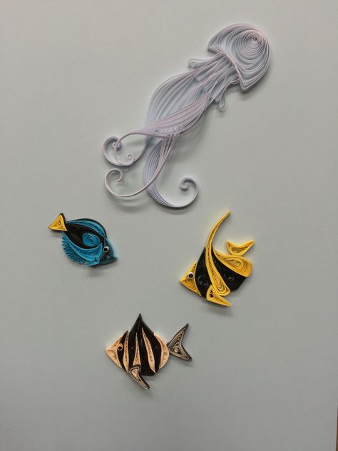 Quilling fish Fish Quilling, Quilling Letters, Neli Quilling, Fish Designs, Quilling Animals, Arte Quilling, Paper Quilling Tutorial, Paper Quilling Jewelry, Origami And Quilling