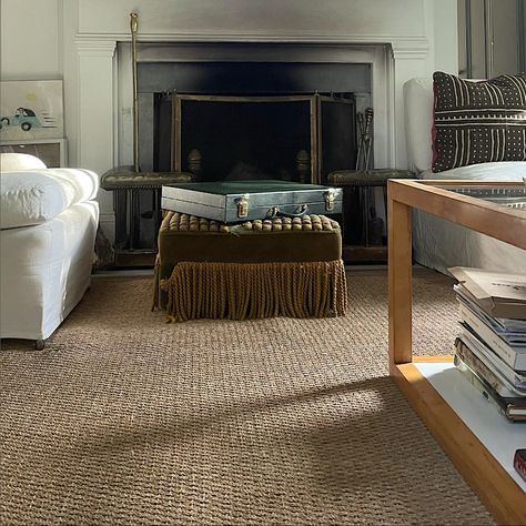 Living Room Sisal Rug, Seagrass Carpet Living Room, Seagrass Rug Living Room, Sisal Rugs In Living Rooms, Sisal Carpet Living Room, Layer Rugs Living Room, Sisal Rug Living Room, Ralph Lauren Living Room, Gerald Bland