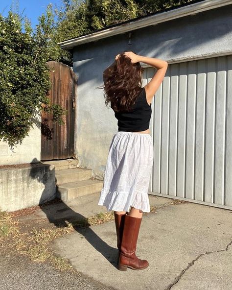 Frye Boots Fall Outfit, Ootd With Boots, Fyre Boots, Frye Boot Outfit, Brown Frye Boots Outfit, Fall Frye Boots Outfits, Vintage Frye Boots Outfit, Tall Boot Outfits, Frye Campus Boots Outfit