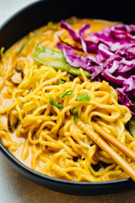 Coconut Curry Ramen - Ramen Soup Bowl Recipe Coconut Ramen, Coconut Curry Ramen, Ramen Soup Bowl, Delicious Noodles, Curry Ramen, Black Cauldron, Ramen Recipe, Ramen Noodle Recipes, Nice Recipes